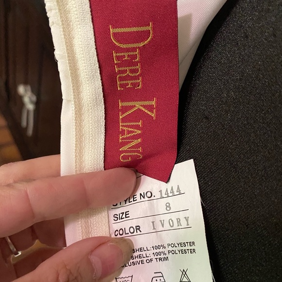 Dere Kiang Wedding dress Sz 8 NWT - Picture 10 of 10